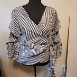 New York and company wrap top